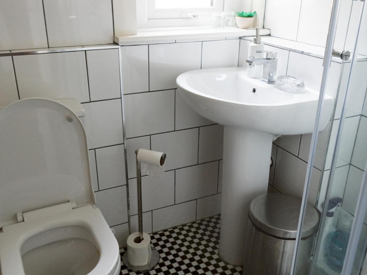 Pass The Keys Cozy Two Bed Flat Near Glasgow Airport & بيزلي المظهر الخارجي الصورة